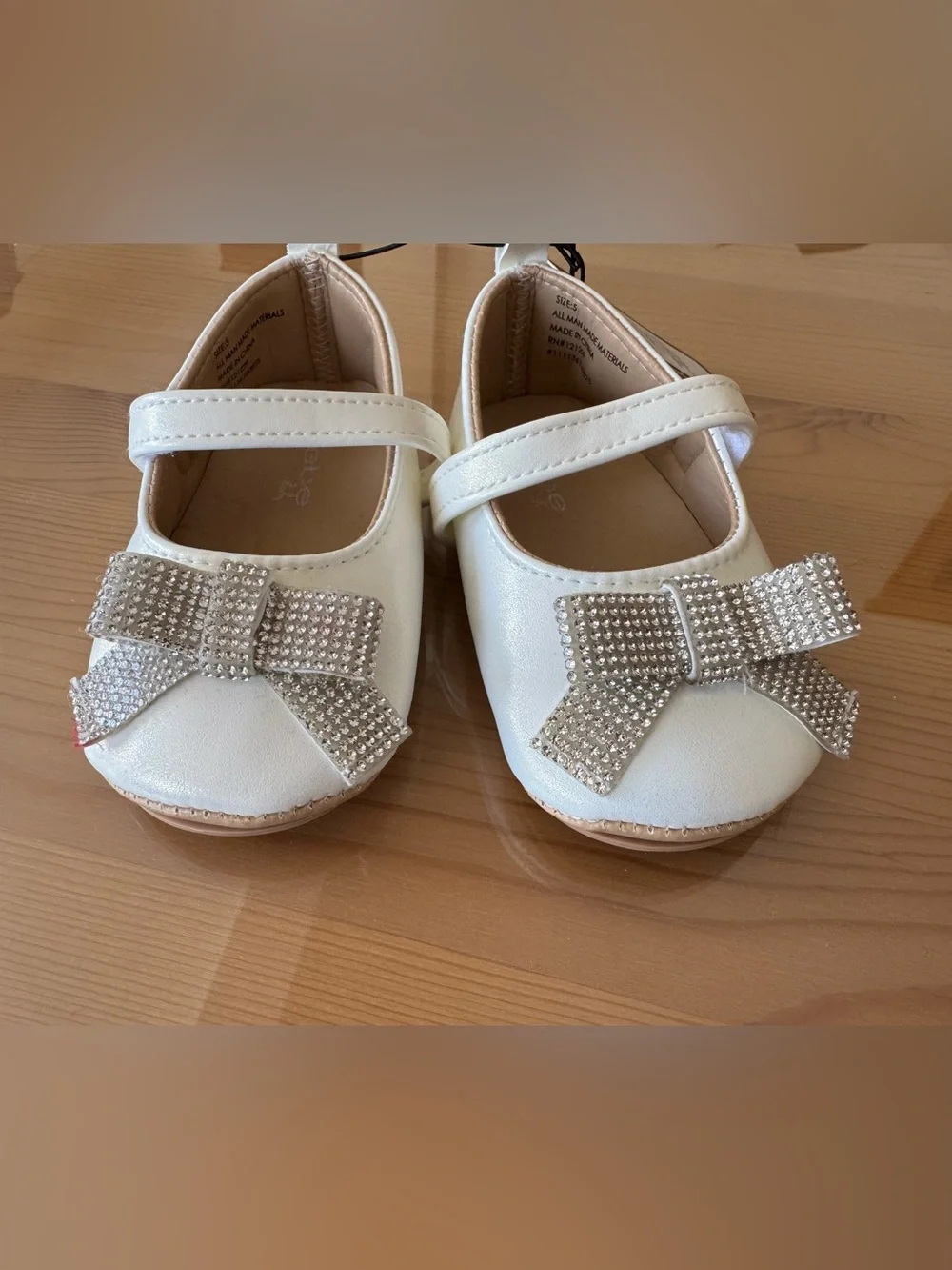 NWT Bebe Ivory Rhinestone Bow Mary Jane shoes 5T